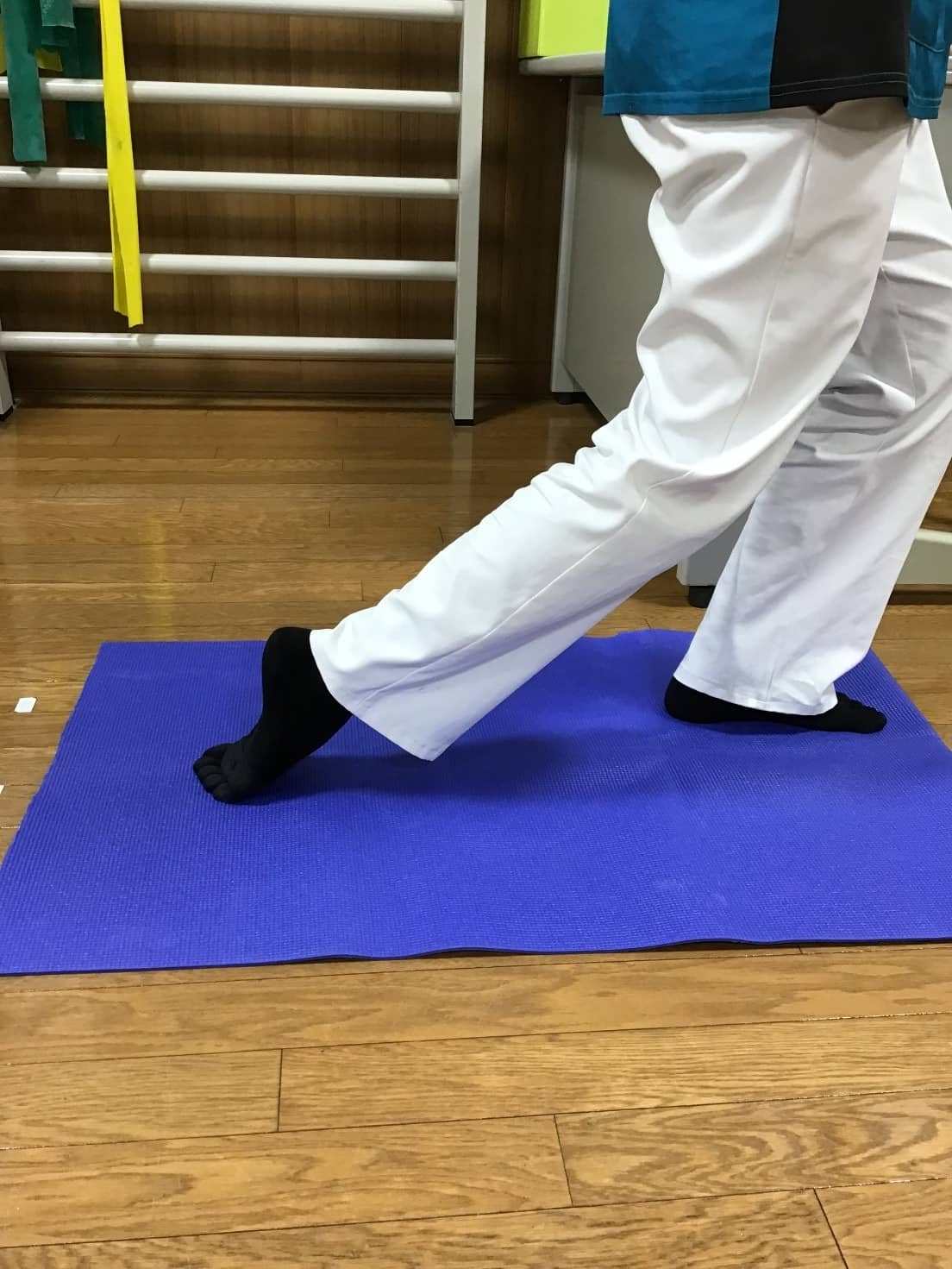 シンスプリント予防のすねの前方筋（前脛骨筋）のストレッチ