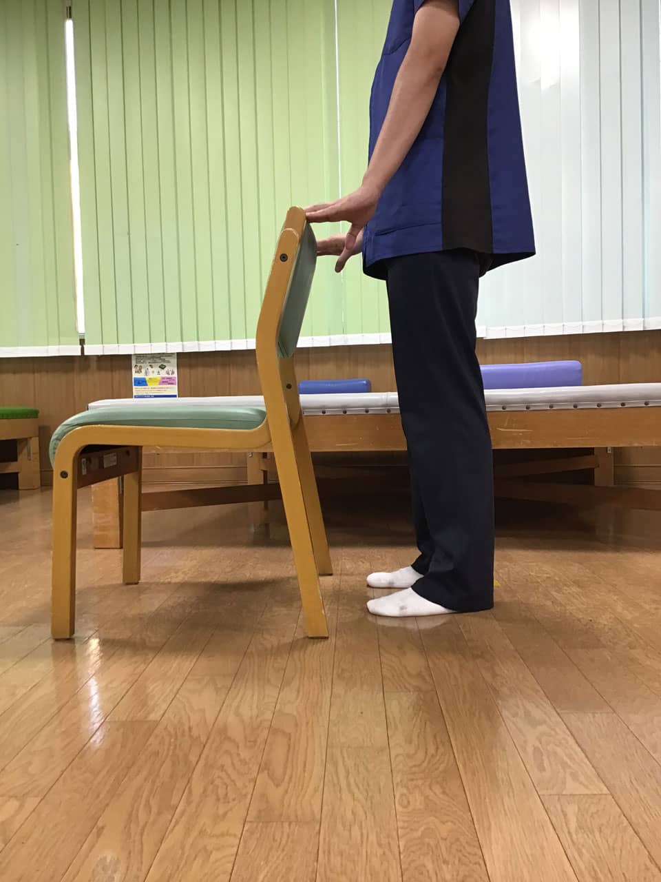 かかと上げ下げ運動1