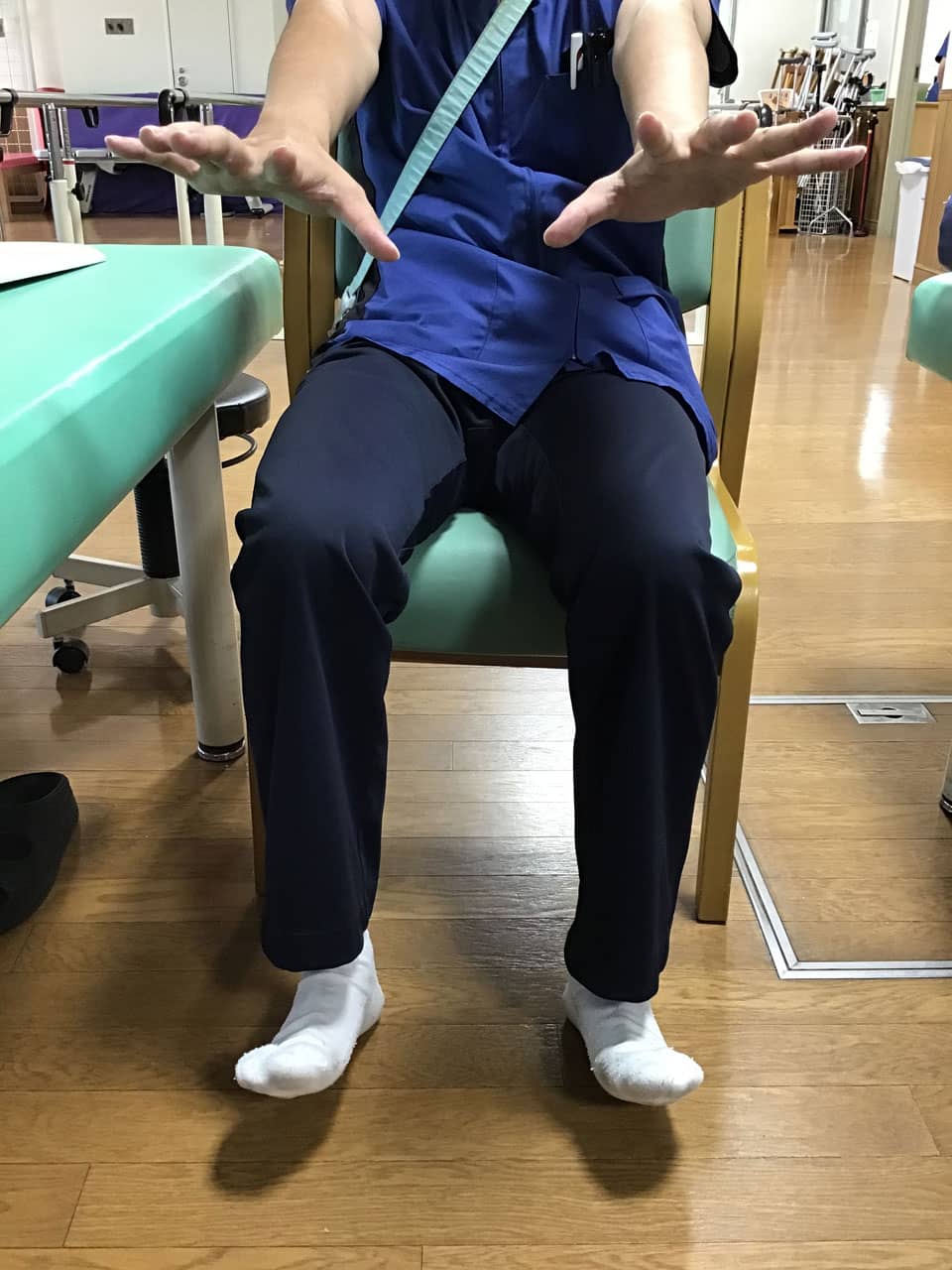 手首のグー・パーストレッチ2
