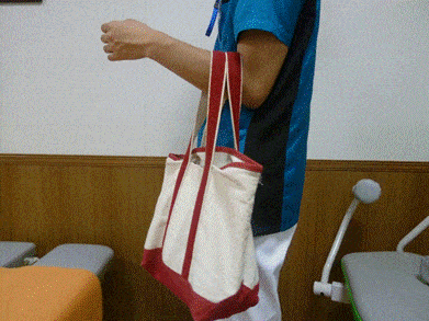 手根管症候群の術後のよいバッグの持ち方